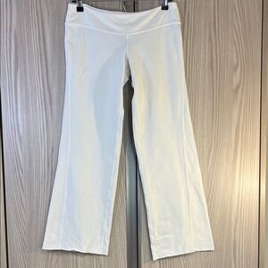 Guess ~ Premium Activewear ~ White Sweat Pants (Cut Shorter fit 5’3”)